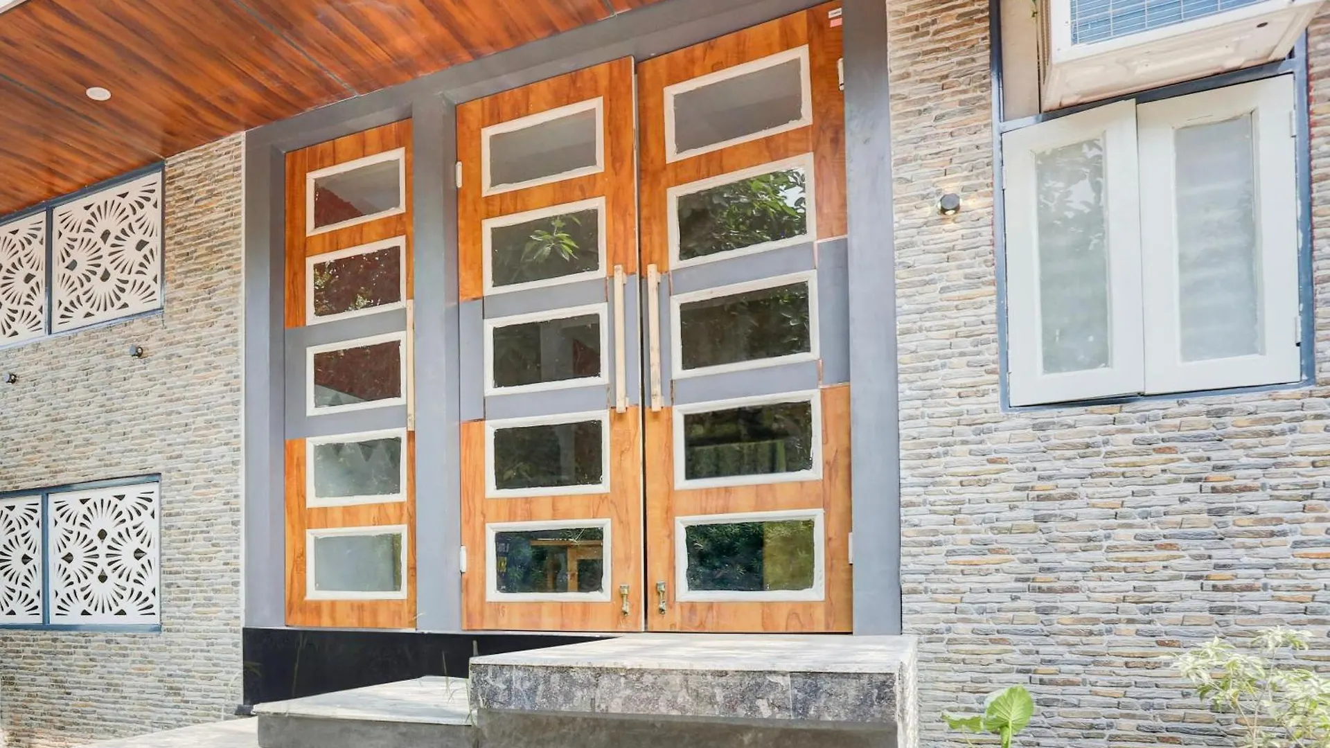 Hotel O Shyam Homes Gurgaon